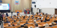 Губернатор Алтайского края Виктор Томенко вручил государственные и краевые награды выдающимся жителям региона - Управление по образованию