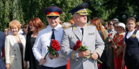 В День России руководитель следственного управления СК России по Алтайскому краю возложил цветы к стеле "Город трудовой доблести" - Следственный комитет