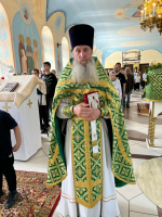 В день памяти св. прав. Иоанна Кронштадтского митрополит Сергий  совершил Божественную литургию в храме Православной школы