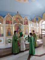 В день памяти св. прав. Иоанна Кронштадтского митрополит Сергий  совершил Божественную литургию в храме Православной школы