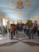 В день памяти св. прав. Иоанна Кронштадтского митрополит Сергий  совершил Божественную литургию в храме Православной школы
