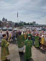 В день памяти св. прав. Иоанна Кронштадтского митрополит Сергий  совершил Божественную литургию в храме Православной школы