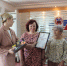 От чистого сердца! Лариса Колесникова наградила благодарственными письмами Александра Терентьева волонтёров Новоалтайска - Справедливая Россия
