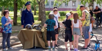 «Этих дней не забыть никогда»: в сквере им. Германа Титова состоялось мероприятие, посвященное Дню памяти и скорби - Администрация г. Барнаул