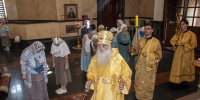 Архипастырь совершил вечернее богослужение с чтением акафиста - Алтайская митрополия