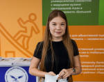 Олимпиадники выбирают АлтГУ: призер международной олимпиады «Изумруд» Дарья Лужных подала документы в юридический институт