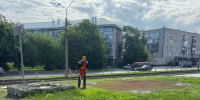 Специализированные организации продолжают сезонный покос травы во всех районах города - Администрация г. Барнаул