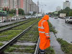 МБУ «Автодорстрой» очищает ливнеприемные колодцы в Индустриальном районе