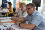 Ректор лично консультировал абитуриентов в приёмной комиссии
