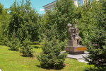 Сквер Учительской славы. Июль 2025 года
