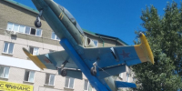 В Индустриальном районе покрасили постамент самолета по ул.Взлетной - Администрация г. Барнаул