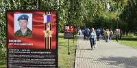 В День ВДВ Александр Романенко возложил цветы к монументу героям-десантникам - Законодательное Собрание