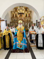 Владыка Сергий совершил вечернее богослужение с чтением акафиста