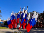 Центральный район Барнаула украсили ко Дню Государственного Флага Российской Федерации