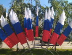 Территорию Октябрьского района празднично украсили ко Дню Государственного флага