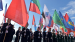 В Барнауле состоялась торжественная церемония поднятия Государственного флага России