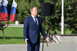 В Барнауле прошло торжественное поднятие Государственного флага России