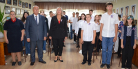 В День Государственного флага Российской Федерации юные жители Октябрьского района получили первые паспорта - Администрация г. Барнаул