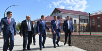 Губернатор Алтайского края Виктор Томенко оценил ход капремонта школы в Завьялово - Администрация Алтайского края