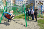 В Ленинском районе проверили ход работ по благоустройству дворовых территорий в рамках национального проекта «Инфраструктура для жизни»