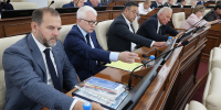 Алтайские депутаты провели первую после летних каникул сессию Фото №1 - Алтайская правда