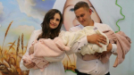 Родители с новорожденными 
 / Фото: правительство Алтайского края