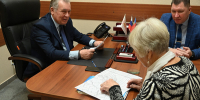 Помощь садоводам, ремонт дорог, сохранение народных традиций: спикер АКЗС провел прием граждан - Законодательное Собрание