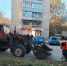 «Чистый четверг»: дорожная служба чистит обочины дорог, тротуары от мусора и листвы - Администрация г. Барнаул