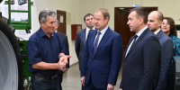 Губернатор Алтайского края Виктор Томенко провел встречу со студентами и преподавателями кластера «Сельское хозяйство» федерального проекта «Профессионалитет» - Администрация Алтайского края