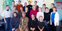 Урок мужества для школьников Хабарского района провел участник специальной военной операции - Минсоцзащиты Алтайского края