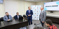 Губернатор Алтайского края Виктор Томенко готовится к Прямой линии - НовостиАлтая.рф