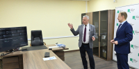 Губернатор Алтайского края Виктор Томенко посетил краевой Центр управления регионом (ЦУР) и штаб общественной поддержки «Единой России» - Администрация Алтайского края