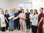 Барнаульские волонтеры-медики практикуются в краевом перинатальном центре «Дар»