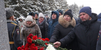 В Алтайском крае открыли бюст Героя России Эдуарда Маурера в День Героев Отечества - Единая Россия
