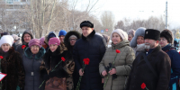 В районах города Барнаула в День Героев Отечества возложили цветы к памятным местам - Администрация г. Барнаул