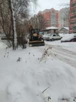 Последствия снегопада активно устраняют в Железнодорожном районе