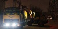 В Октябрьском районе продолжают очистку внутриквартальных проездов и придомовых территорий - Администрация г. Барнаул