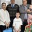 Зампредседателя Правительства Алтайского края, министр финансов региона вручил новогодний подарок юному художнику из Алейска - Администрация Алтайского края