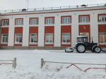 В Железнодорожном районе устраняют последствия снегопада