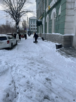 В Железнодорожном районе устраняют последствия снегопада