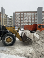 В Железнодорожном районе устраняют последствия снегопада