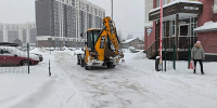 В Индустриальном районе продолжается работа по очистке территории от снега - Администрация г. Барнаул