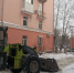 В Октябрьском районе продолжают очищать дворы и кровли от снега и наледи - Администрация г. Барнаул