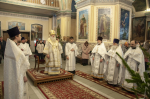 В Рождественский сочельник архипастырь возглавил торжественное богослужение