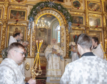 В Рождественский сочельник архипастырь возглавил торжественное богослужение