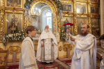 В Рождественский сочельник архипастырь возглавил торжественное богослужение