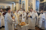 В Рождественский сочельник архипастырь возглавил торжественное богослужение