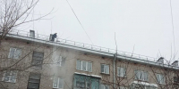 В Октябрьском районе ведут очистку внутриквартальных проездов, кровель и дворовых территорий - Администрация г. Барнаул