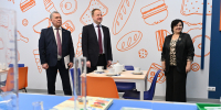 Губернатор Виктор Томенко ознакомился с образовательно-воспитательным кластером Алтайского государственного педагогического университета - Администрация Алтайского края