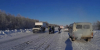 Алтайские пожарные спасли водителя хлебовоза в сорокаградусный мороз - Комсомольская Правда